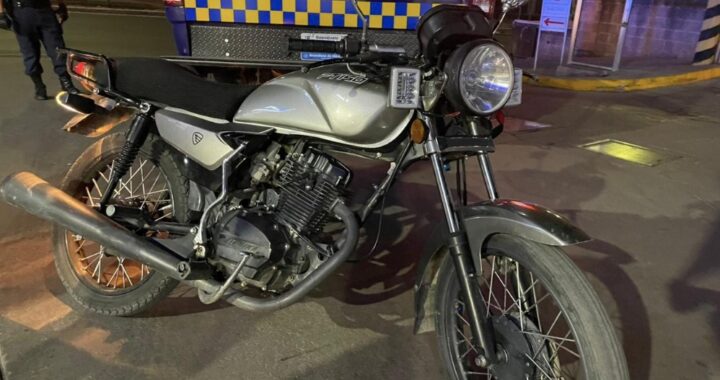 Detienen a joven con moto que tenía reporte de robo reciente