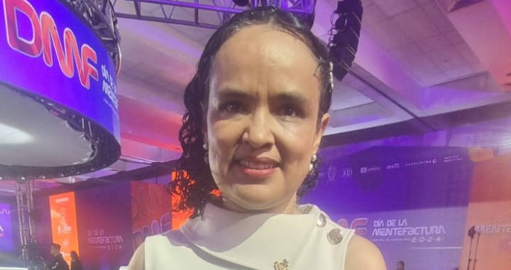 Galardonan a investigadora UG con un Reconocimiento “Mentefactura”