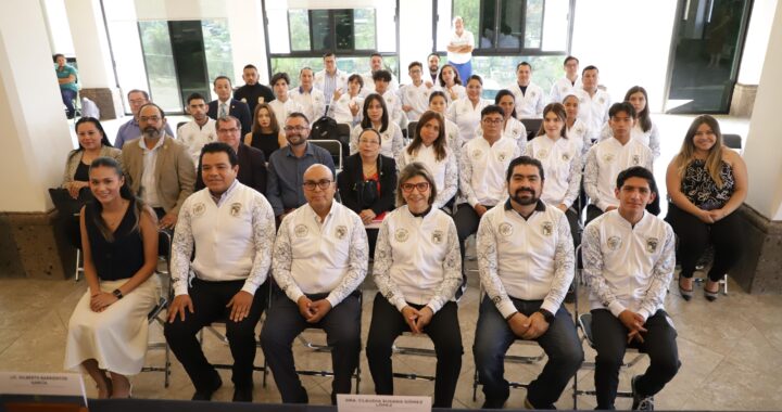 Abanderan a atletas UG que participarán en los XXI Juegos Nacionales del CONADEMS A.C.