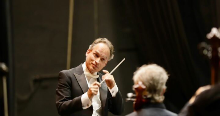 Con Daniel Myssyk en la batuta, OSUG interpreta por primera vez piezas de Anton Bruckner y Giacomo Puccini
