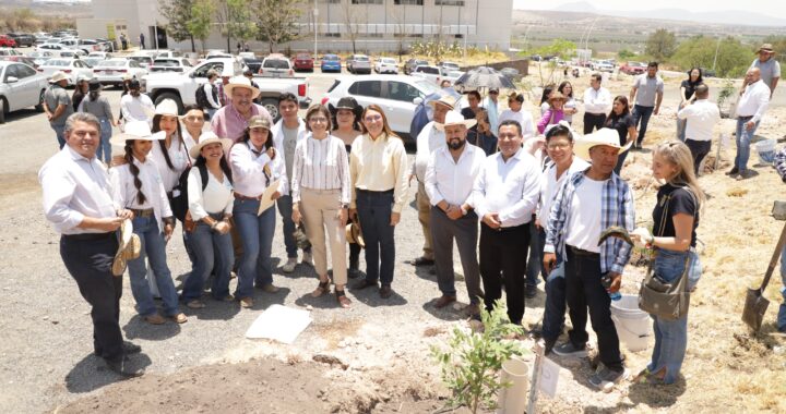 Con siembra de árboles, conmemora UG el Día Mundial del Medio Ambiente