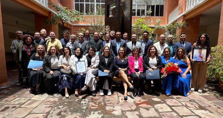 Generación 1994-1999 de Arquitectura celebra 25 años de egreso   
