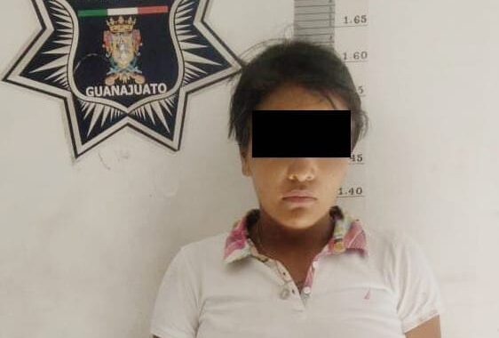 Detienen a mujer con 7 dosis de presunta droga cristal