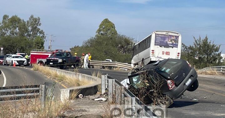 Fallece comerciante en choque frontal