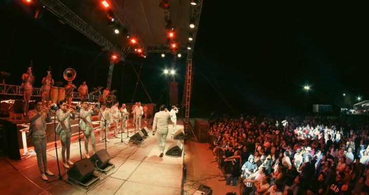 ‘Prende’ Bandononona Rancho Viejo al público capitalino en primera noche de festejos