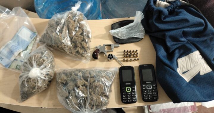 Detienen a hombre armado en Guanajuato Capital; traía presunta marihuana