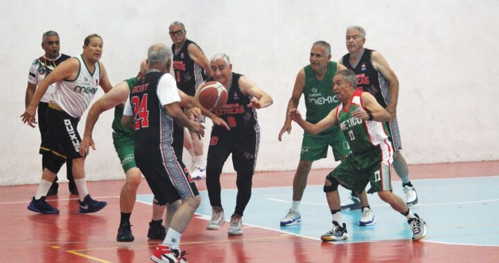 LA VIDA EN LA DUELA; JUGADORES DESDE 40 A MÁS DE 80 AÑOS DISPUTAN NACIONAL DE MAXIBASQUETBOL