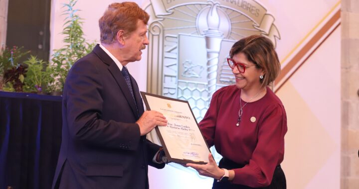 Conmemora UG 30 años de autonomía