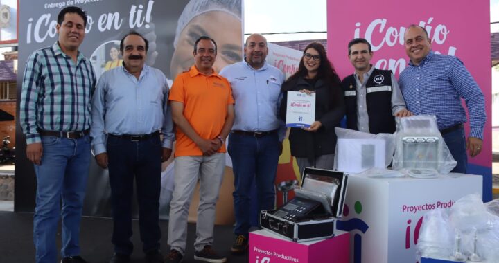 SDES entrega apoyos a emprendedores para impulsar la economía del sur del estado