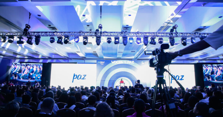 Inauguran voces y periodismo por la paz