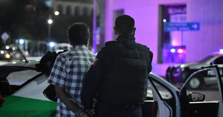 Regresa operativo alcoholímetro, detienen a taxista con dosis de droga