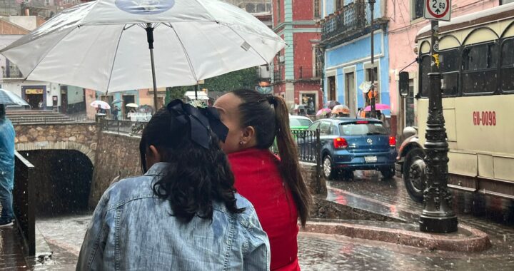 Ante pronósticos de lluvias fuertes, las autoridades alertan a la población