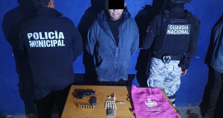 Arrestan a hombre con arma y presuntas drogas en la colonia ‘La Venadita’