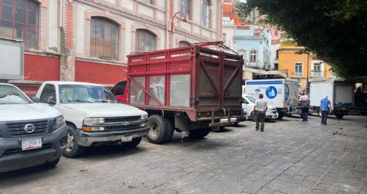 Piden locatarios del mercado Hidalgo, ampliar el horario en el estacionamiento