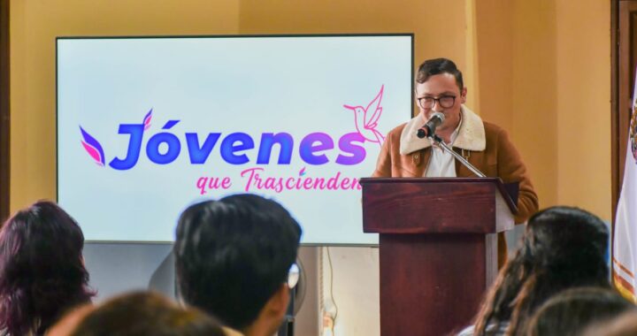 Hijo del alcalde no percibe sueldo por encabezar al DIF municipal