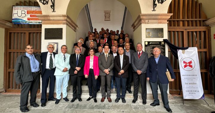 Comunidad UG de Ingeniería Civil celebra en reencuentro 40 años de egreso 