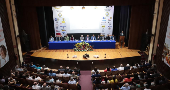 Celebra UG las aportaciones de la comunidad minera