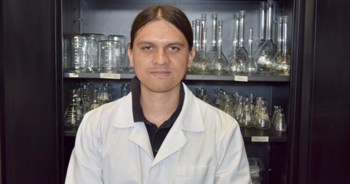 Luis Rey Castañeda, estudiante del doctorado en Biociencias UG, pionero en investigación científica sobre alimentos autóctonos