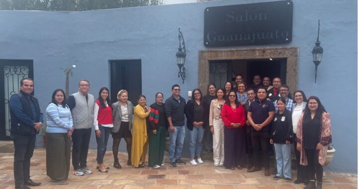 UG CNMS fomenta actualización de prácticas tutoriales mediante taller especializado