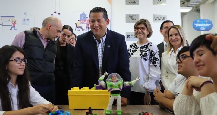 Rectora General UG y Gobernador del estado inauguran el centro de emprendimiento LADECIT 