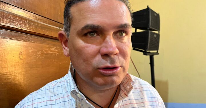 Realiza alcalde gestiones para tener un terreno para el edificio municipal
