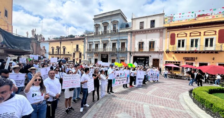Trabajadores del PJF alzan la voz contra la reforma junto con estudiantes de la UG