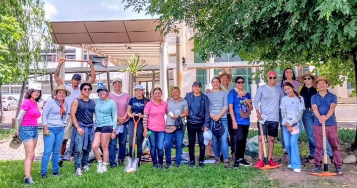 Se une comunidad UG para reforestar espacios universitarios