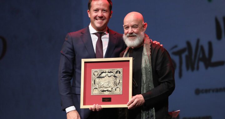 Teatro Universitario UG recibe reconocimiento internacional por su labor con los Entremeses Cervantinos