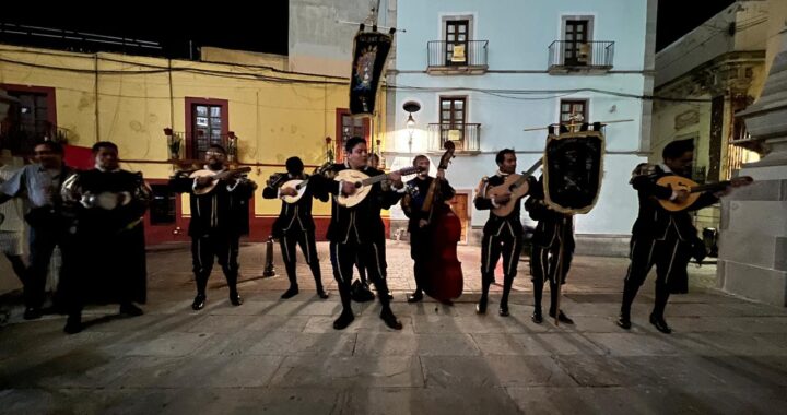 Supuesto integrante de estudiantina defraudó  a una familia de turistas con recorrido falso