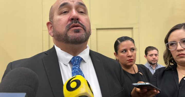 Jorge Espadas no descarta que Christian Cruz se mantenga en la secretaría del Congreso
