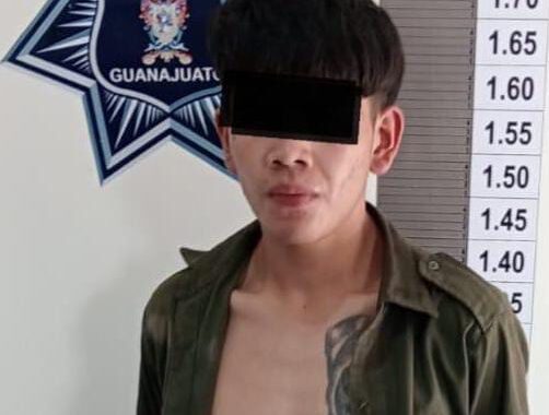 Tras persecución, detienen a 2 jóvenes acusados de sustraer cadenas de una joyería