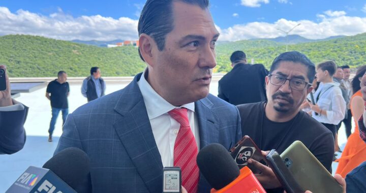 Reclama Mauricio Trejo, tardanza en la autopista San Miguel de Allende-Silao