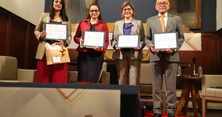 Realiza UG panel sobre Autonomía Universitaria