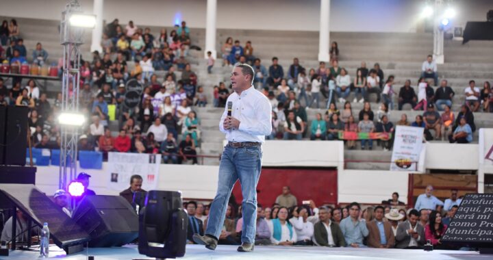 Destacando acciones de seguridad y finanzas, Navarro presenta su sexto informe de gobierno