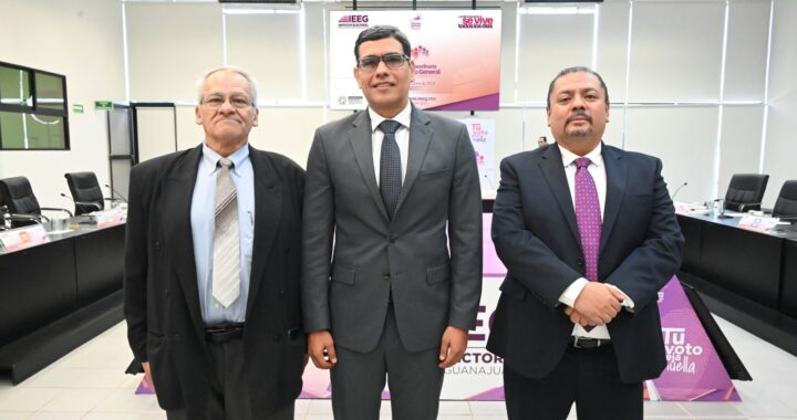 Rinden protesta tres nuevos consejeros del IEEG