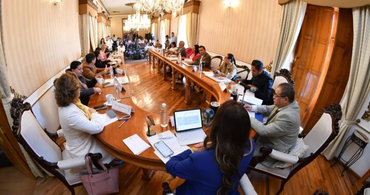 Municipios deben trabajar por tener gabinetes paritarios