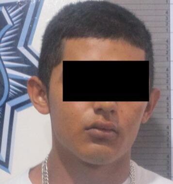 Policía Municipal detiene a hombre con arma y presunta droga