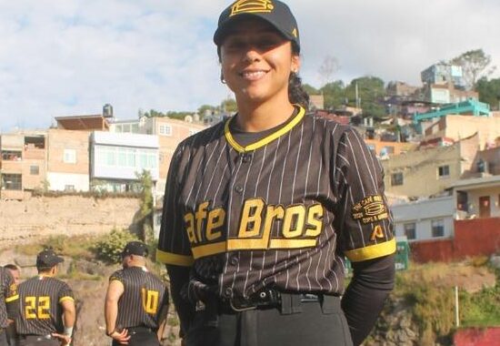 ROSI DEL CASTILLO: UNA DAMA DESAFIANTE EN EL BÉISBOL VARONIL