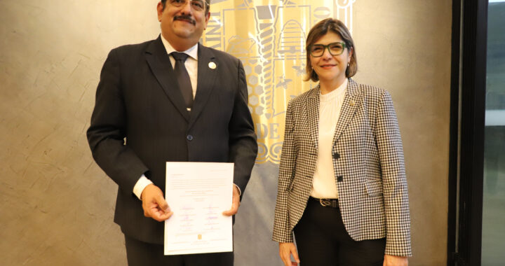 Designa UG al Dr. Roberto Godínez López Director de la DCSA Campus Celaya-Salvatierra