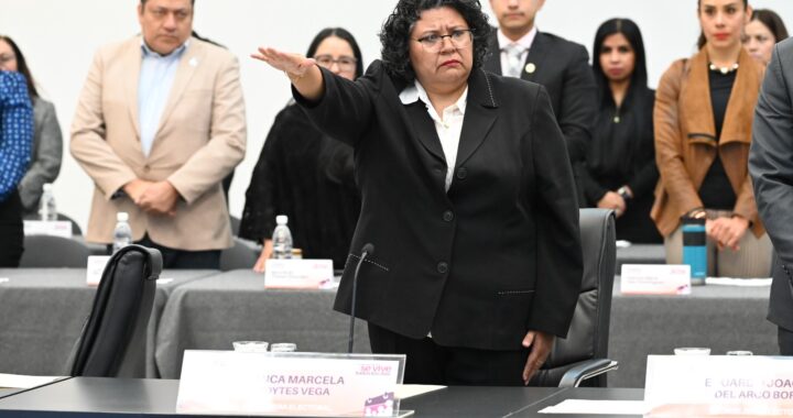 Rinde protesta nueva consejera electoral del IEEG