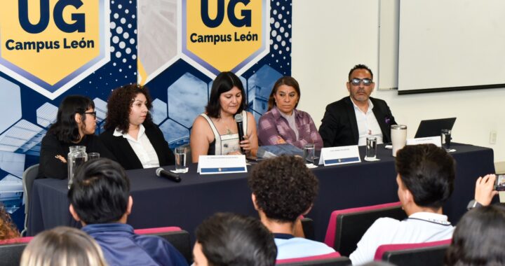 Comunidad Estudiantil UG de la Maestría en Estudios para el Desarrollo realiza jornada académica en el marco del Día 25N