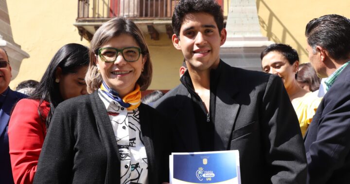 Llega Habla en Señas UG a casi 9 mil personas