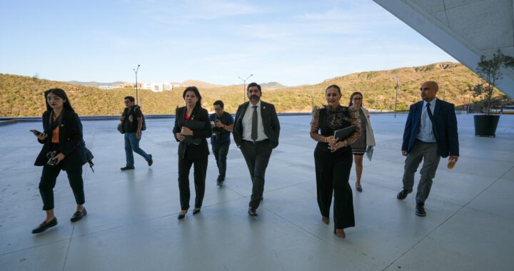 Entregan Poderes Ejecutivo y Judicial Iniciativas a favor de la Mujer