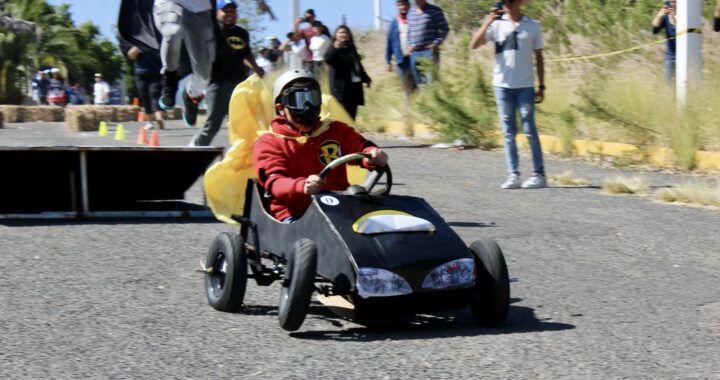 Estudiantes UG ponen destreza y conocimientos en acción en los “Crazy Cars”