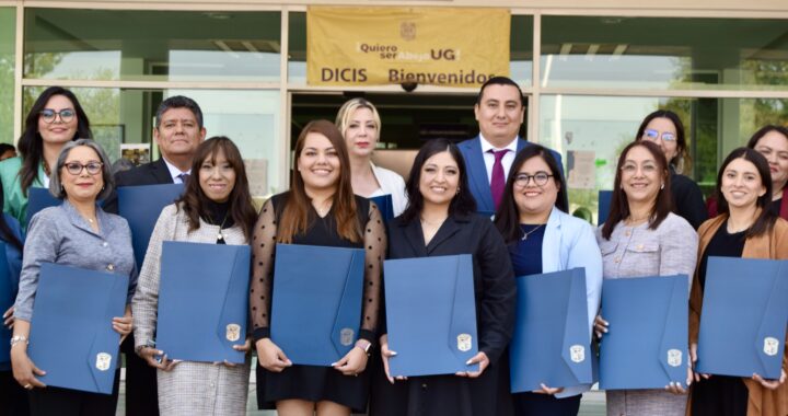 Entrega UG títulos a la comunidad egresada de la Maestría en Docencia Universitaria para la Educación Digital