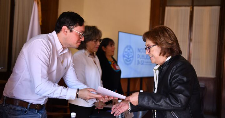 Entregan testamentos para adultos mayores en Guanajuato