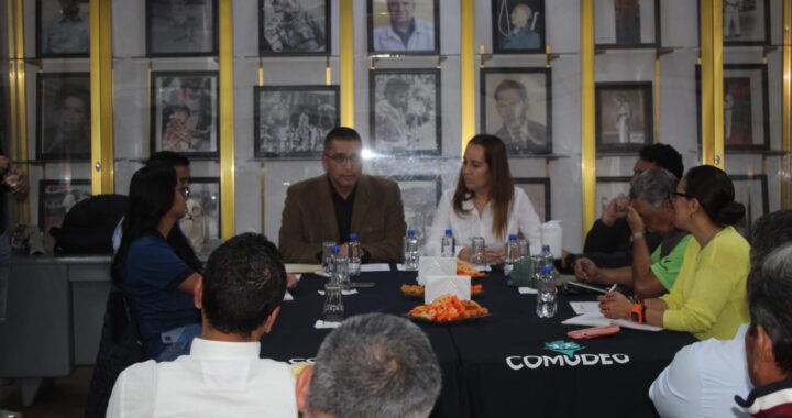 ACUERDAN DESTITUCIÓN DEL DIRIGENTE DEL FÚTBOL Y NEGOCIAR DEUDA CON COMUDEG