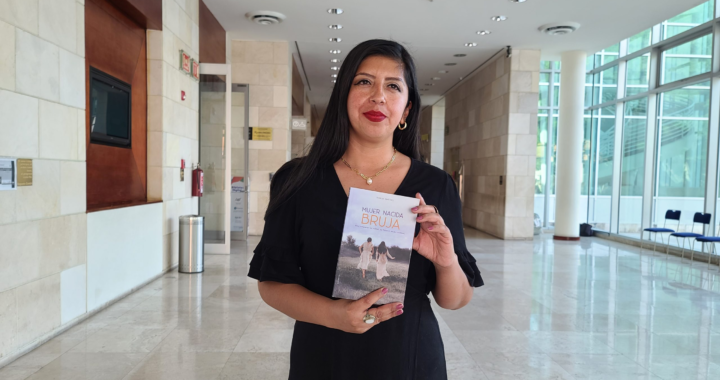 Se presentó en la BCEG el libro Mujer nacida bruja
