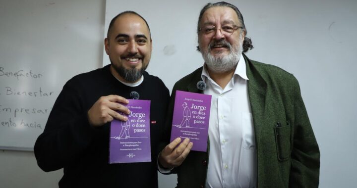 Entre risas y anécdotas, Jorge F. Hernández celebró en la UG el Día Nacional del Libro con estudiantes del NMS