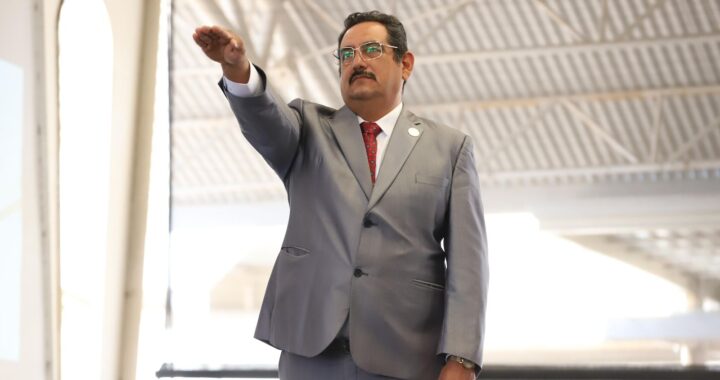 Rinde protesta el Dr. Roberto Godínez López como Director de la DCSyA en la UG